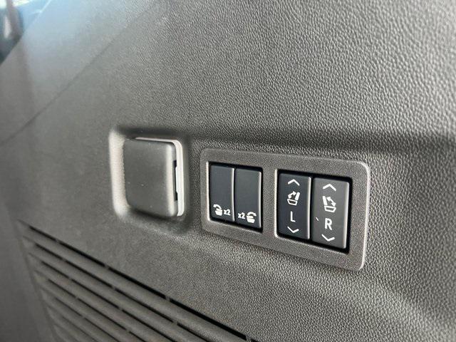 new 2025 Chevrolet Suburban car, priced at $80,998