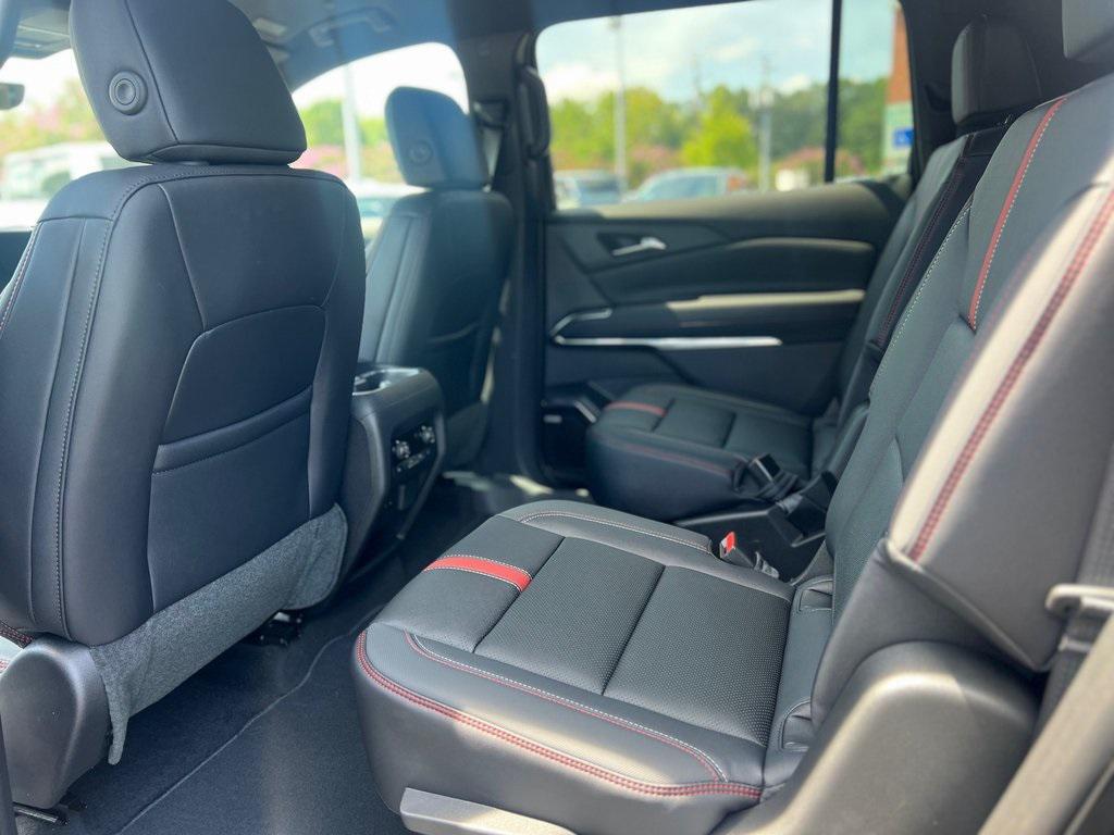new 2026 Chevrolet Traverse car, priced at $56,990
