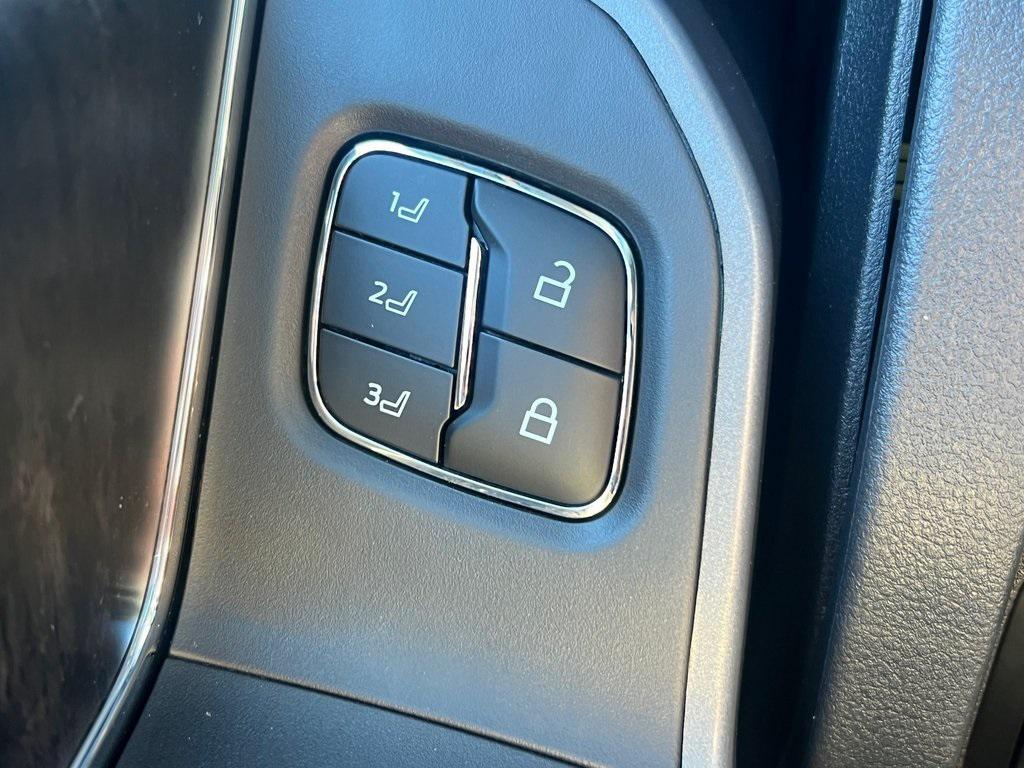 used 2024 Ford F-250 car, priced at $69,998