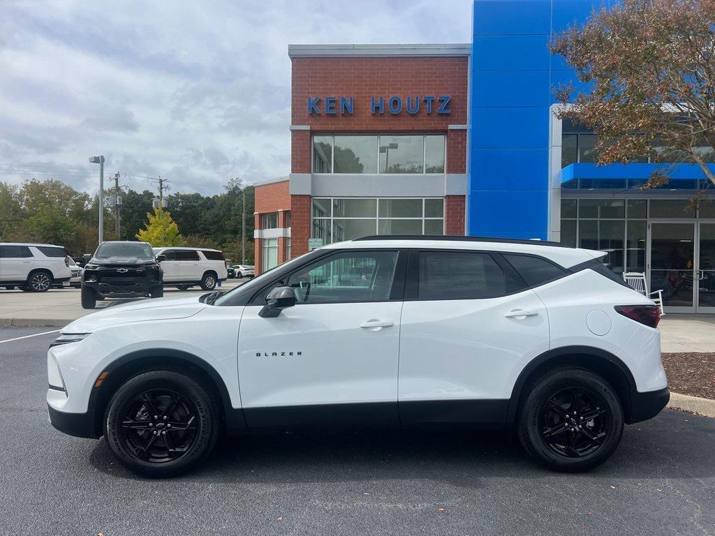 new 2025 Chevrolet Blazer car, priced at $38,580