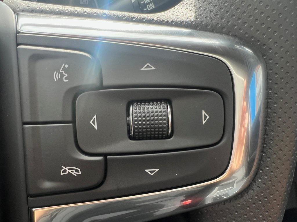 new 2025 Chevrolet Blazer car, priced at $38,580