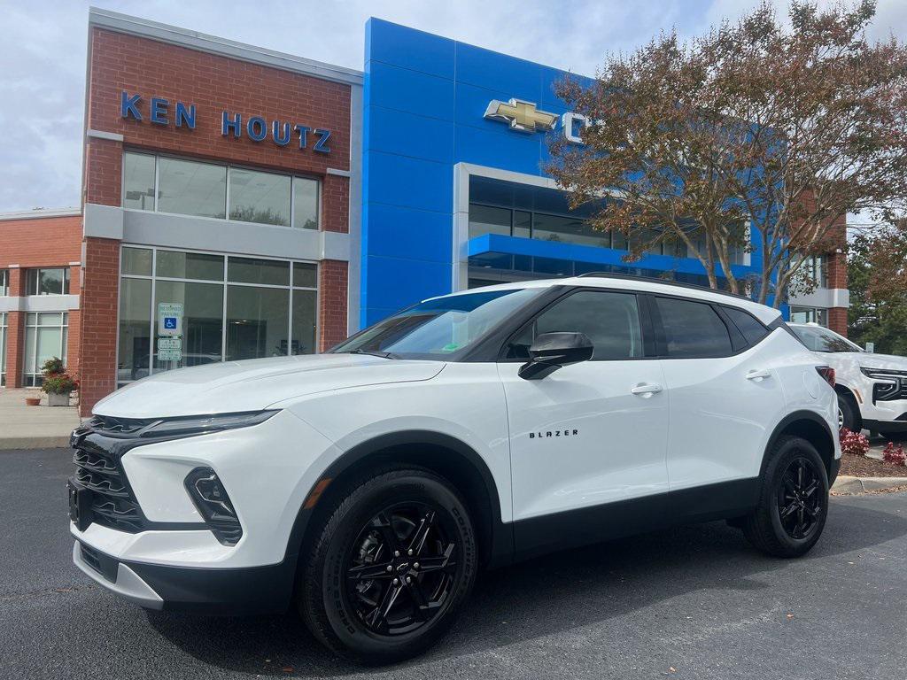 new 2025 Chevrolet Blazer car, priced at $38,580