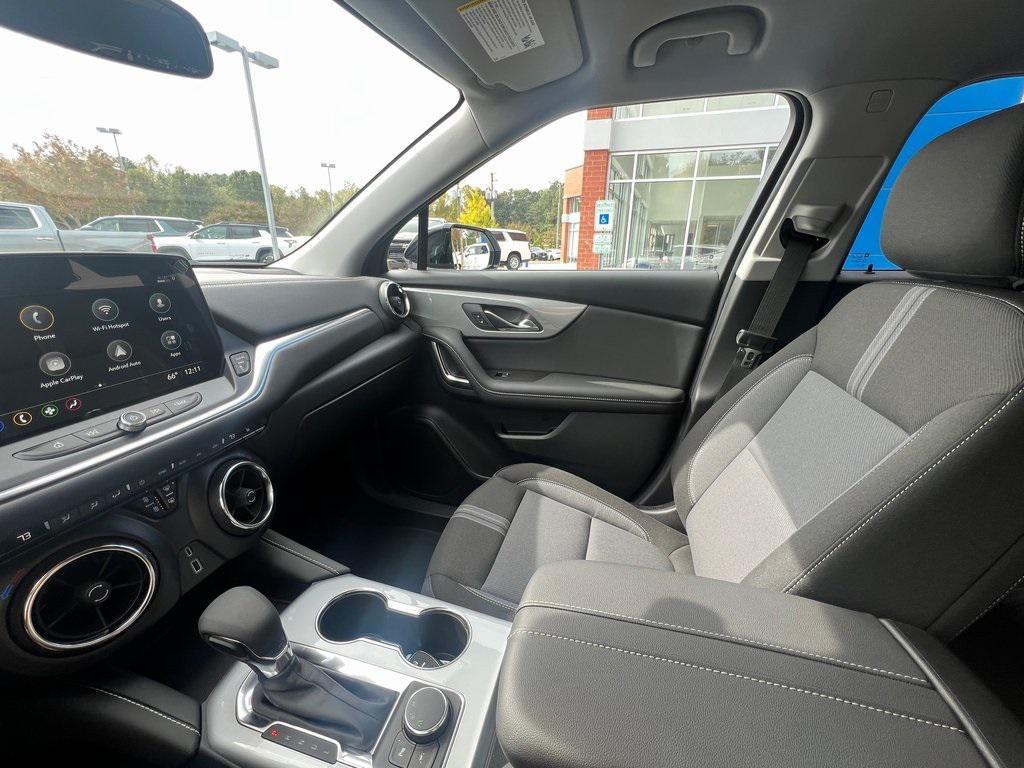 new 2025 Chevrolet Blazer car, priced at $38,580