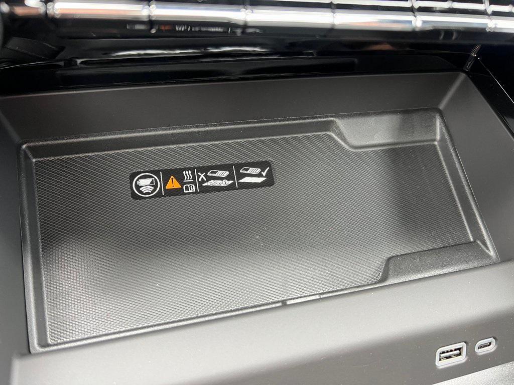 new 2025 Chevrolet Suburban car, priced at $86,980