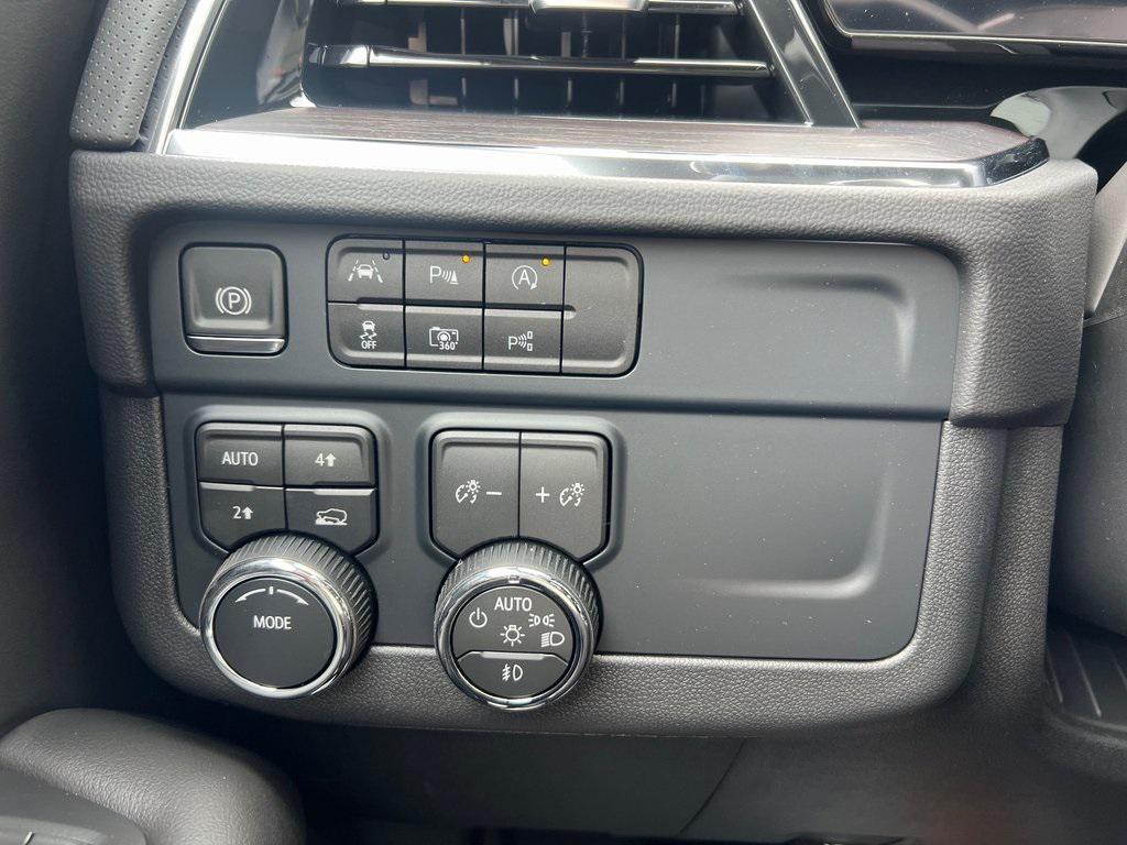 new 2025 Chevrolet Suburban car, priced at $86,980