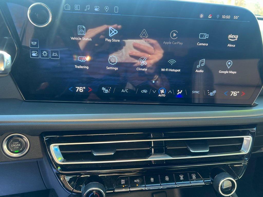 used 2025 Chevrolet Traverse car, priced at $37,999