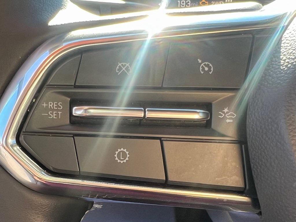 used 2025 Chevrolet Traverse car, priced at $37,999