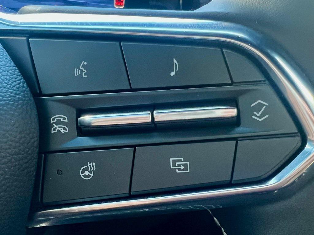 used 2025 Chevrolet Traverse car, priced at $36,990