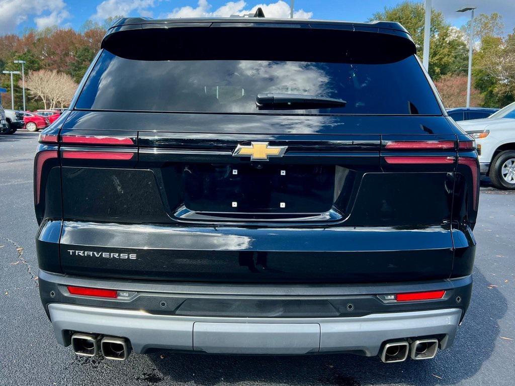used 2025 Chevrolet Traverse car, priced at $36,990