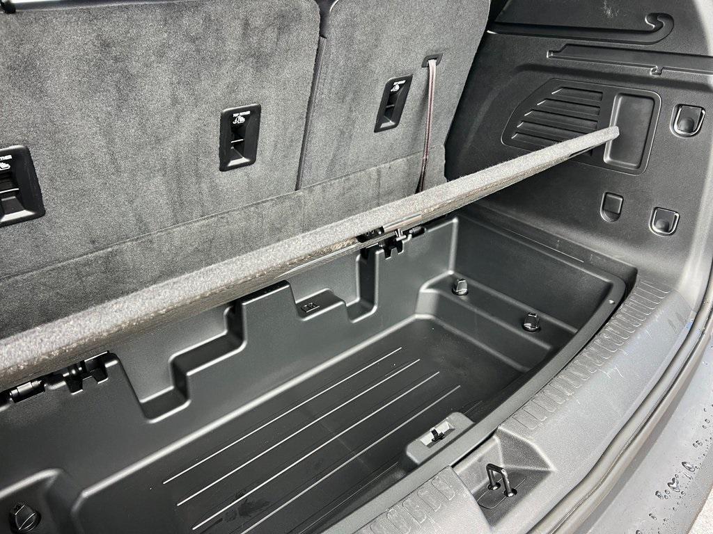 used 2025 Chevrolet Traverse car, priced at $40,500