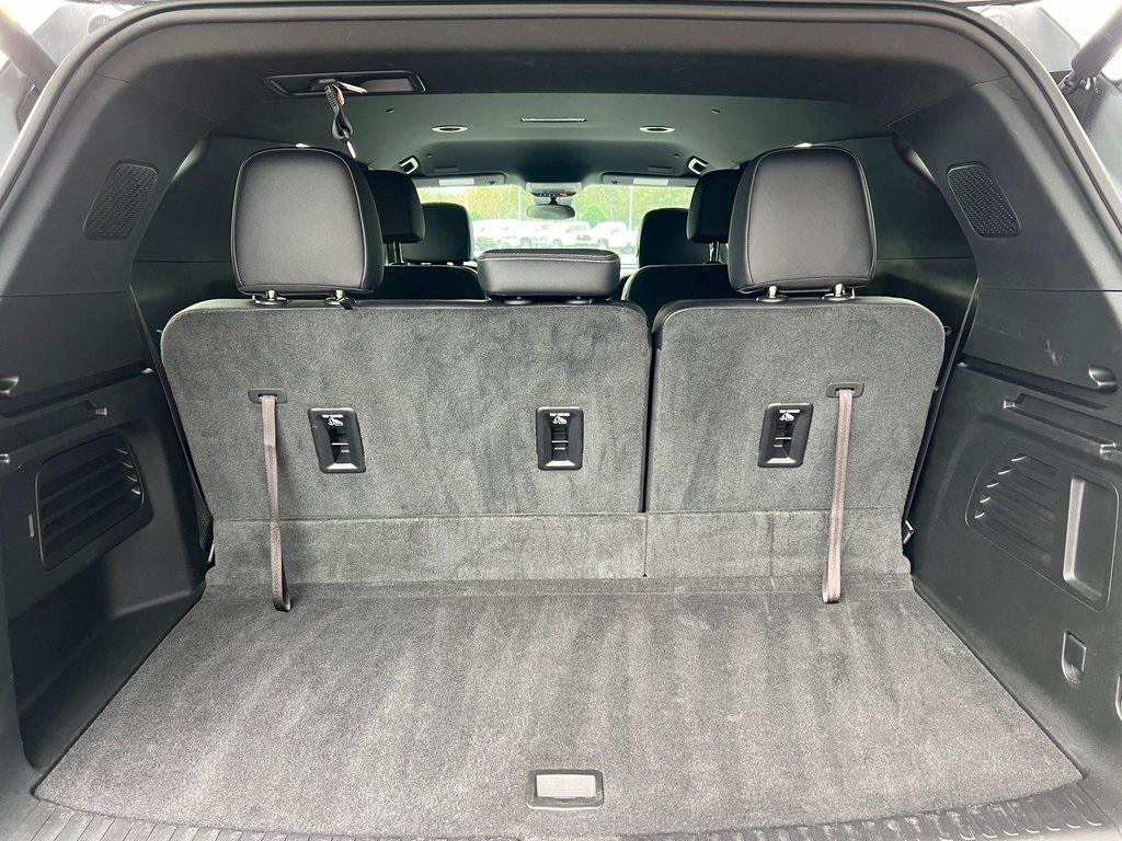used 2025 Chevrolet Traverse car, priced at $40,500