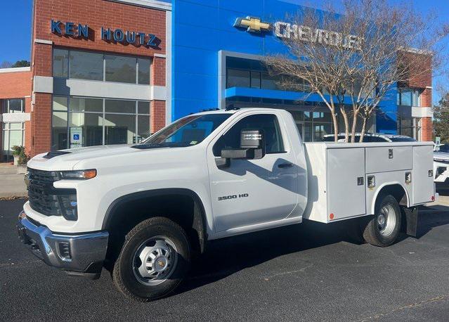 new 2025 Chevrolet Silverado 3500 car