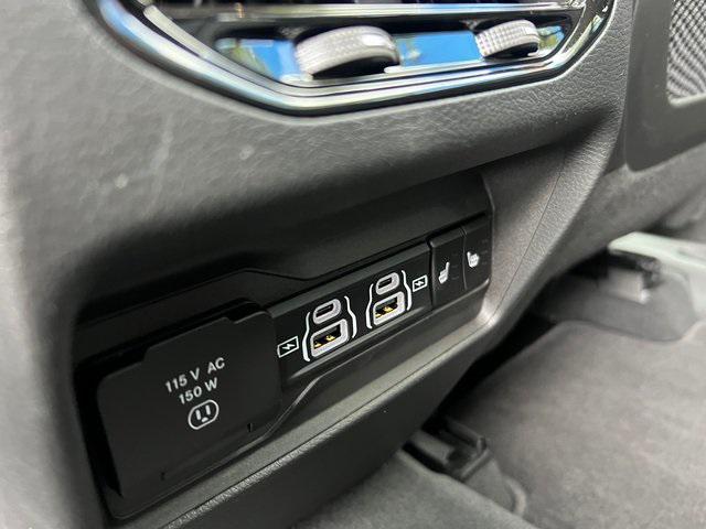 used 2024 Jeep Grand Cherokee car, priced at $50,989