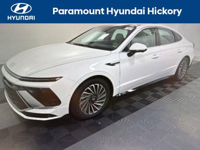 used 2025 Hyundai Sonata Hybrid car, priced at $35,900