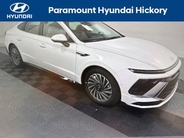 used 2025 Hyundai Sonata Hybrid car, priced at $35,900