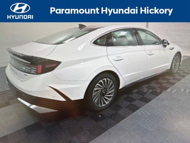 used 2025 Hyundai Sonata Hybrid car, priced at $35,900