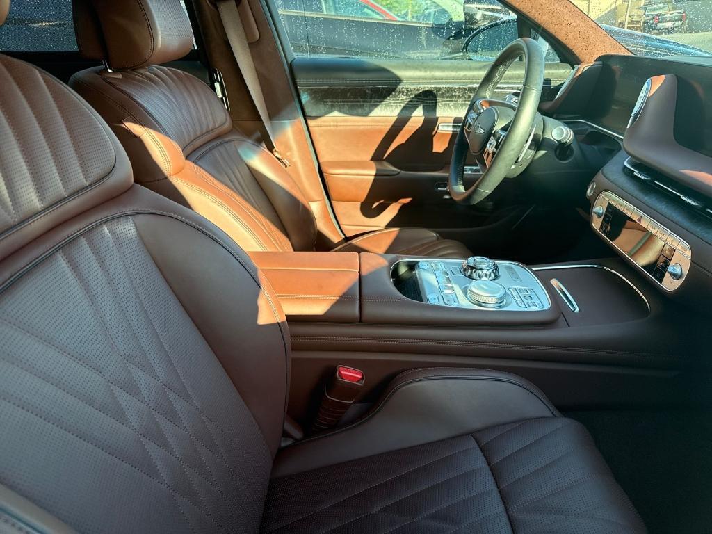 used 2023 Genesis G90 car