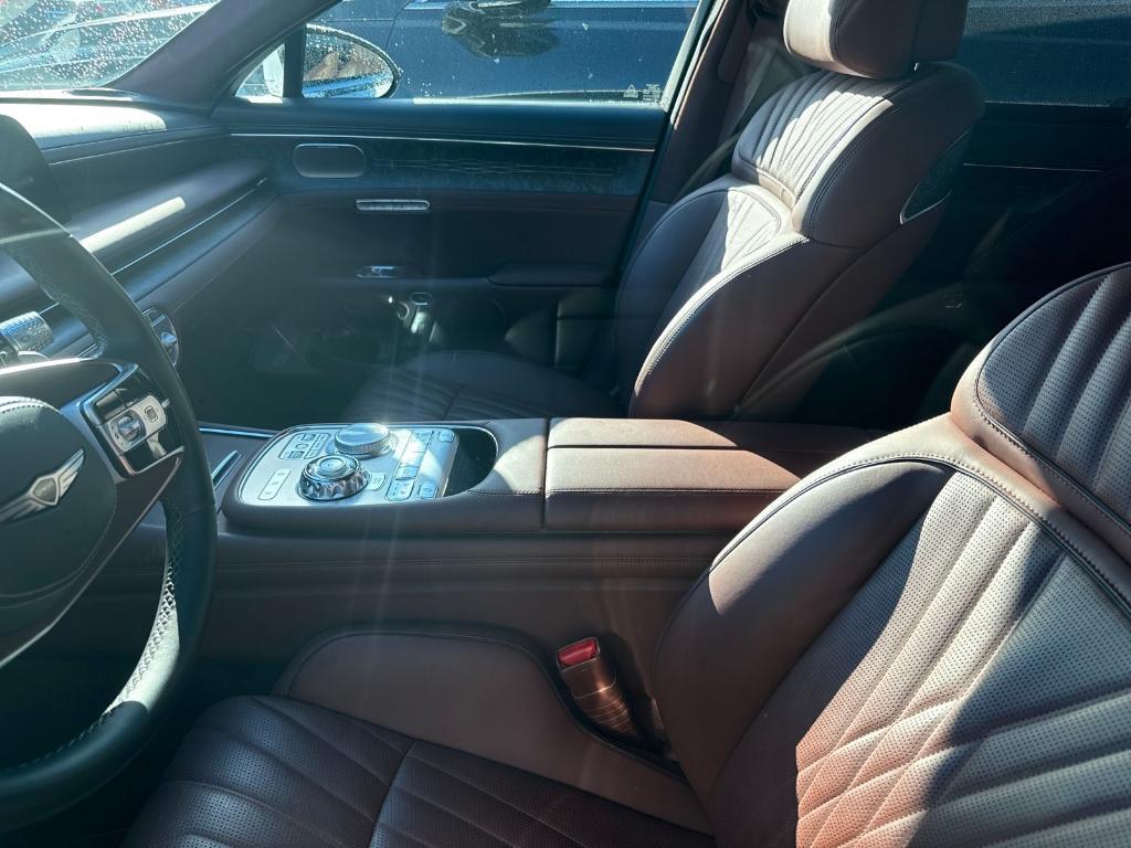 used 2023 Genesis G90 car
