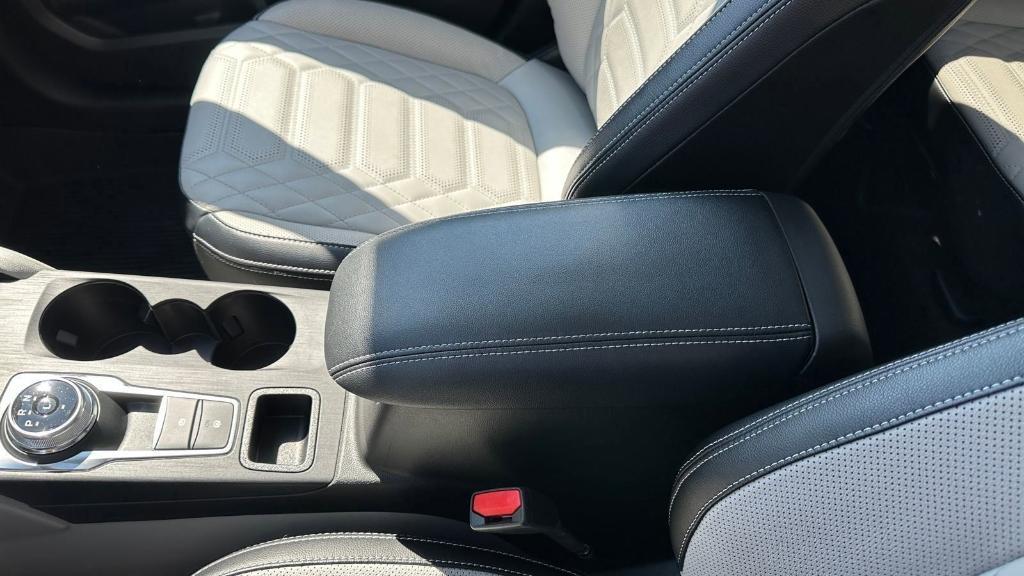 used 2024 Ford Escape car, priced at $28,900