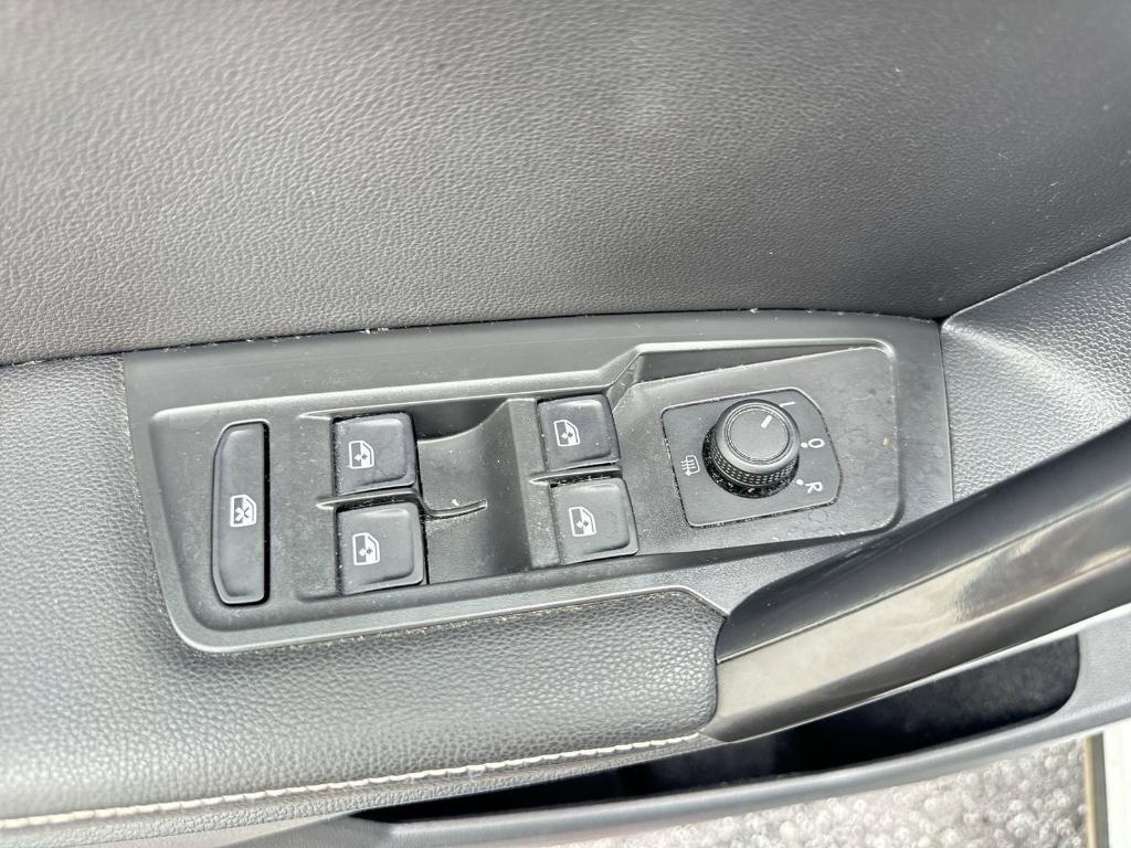 used 2022 Volkswagen Tiguan car, priced at $17,900