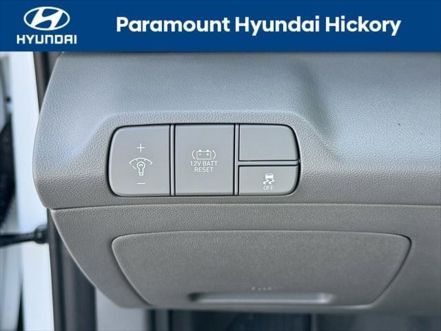 new 2024 Hyundai Elantra HEV car, priced at $27,925
