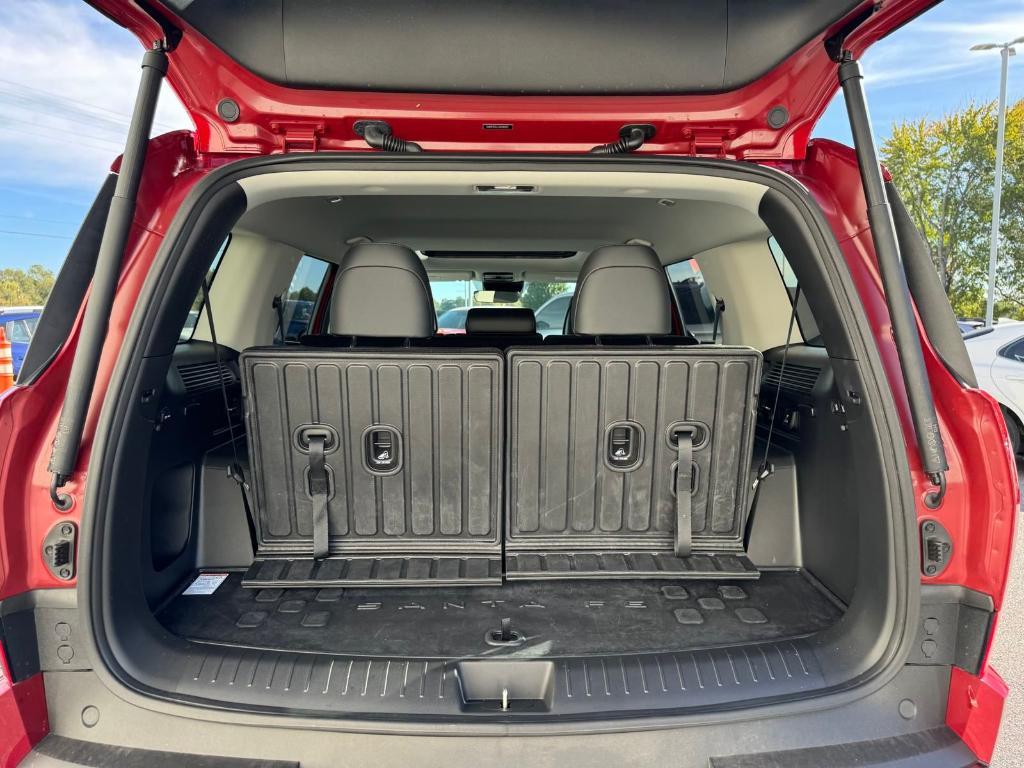 used 2025 Hyundai Santa Fe car, priced at $42,900