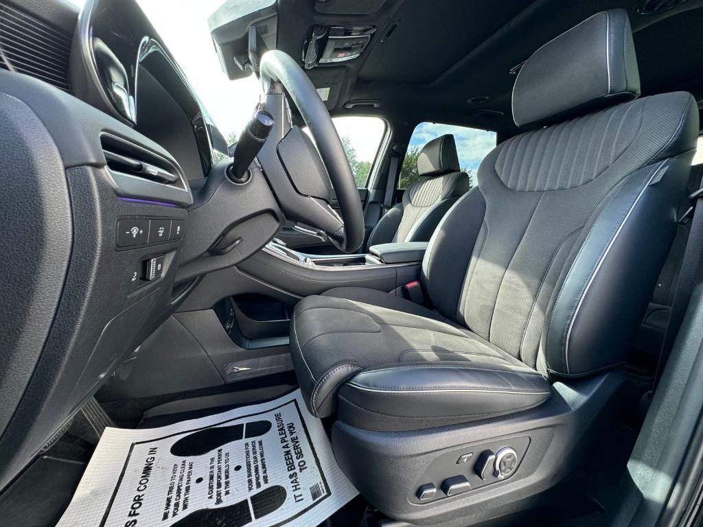 used 2025 Hyundai Palisade car, priced at $53,900