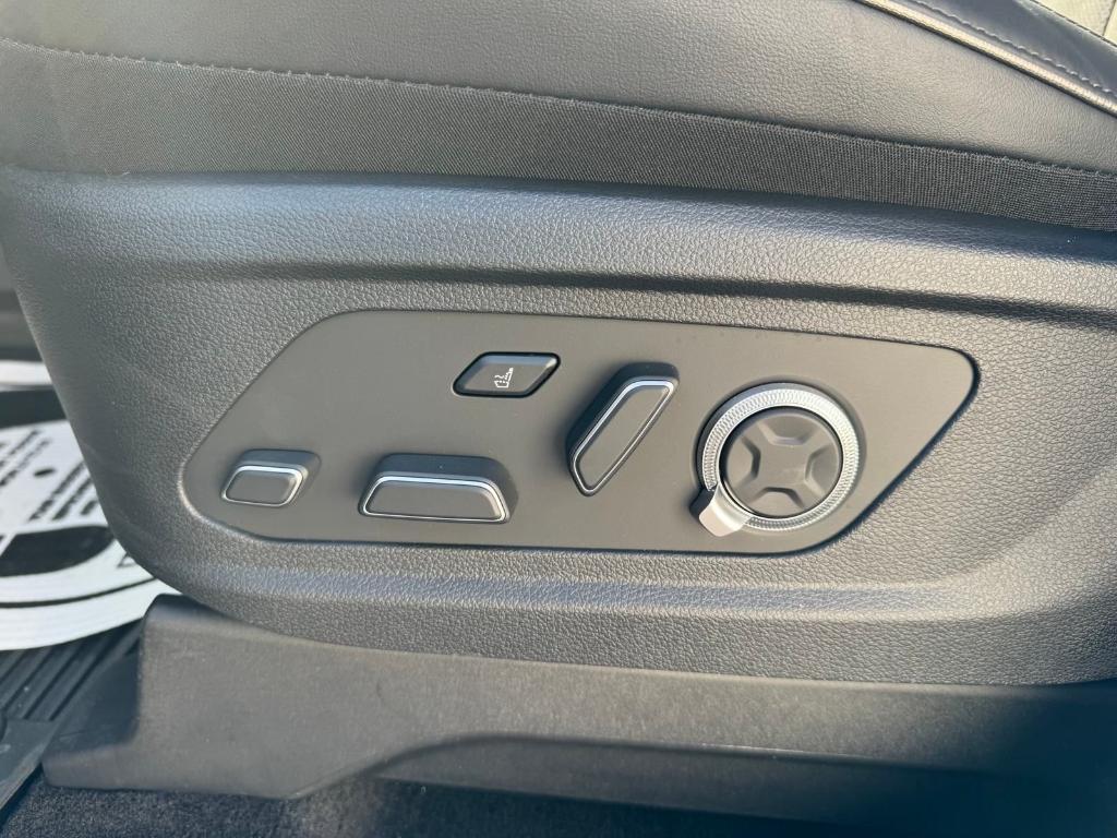 used 2025 Hyundai Palisade car, priced at $53,900