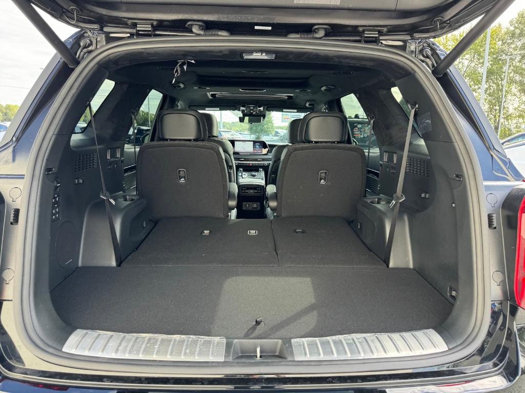 used 2025 Hyundai Palisade car, priced at $53,900