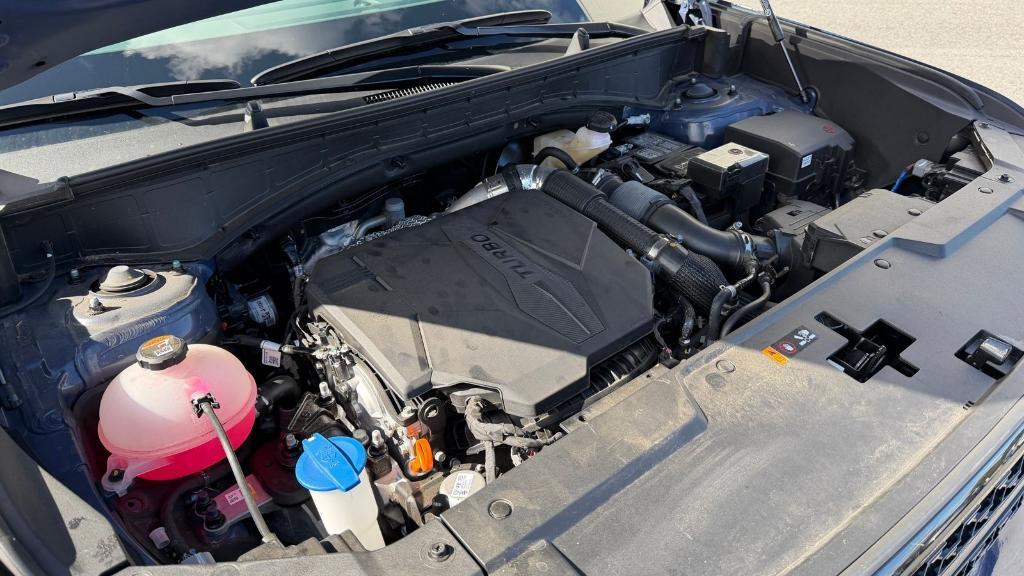 used 2025 Hyundai Santa Fe car, priced at $40,800