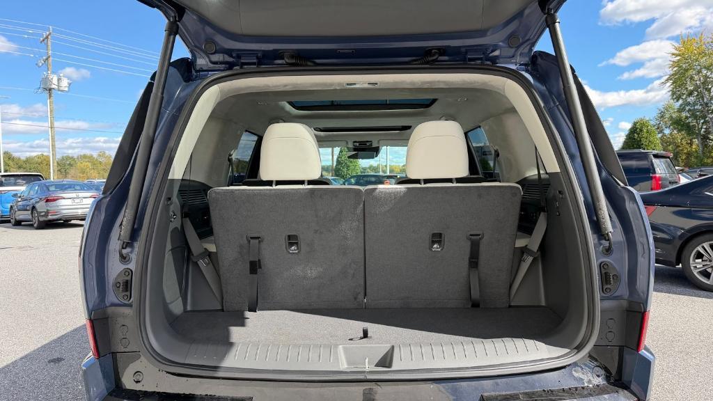 used 2025 Hyundai Santa Fe car, priced at $40,800