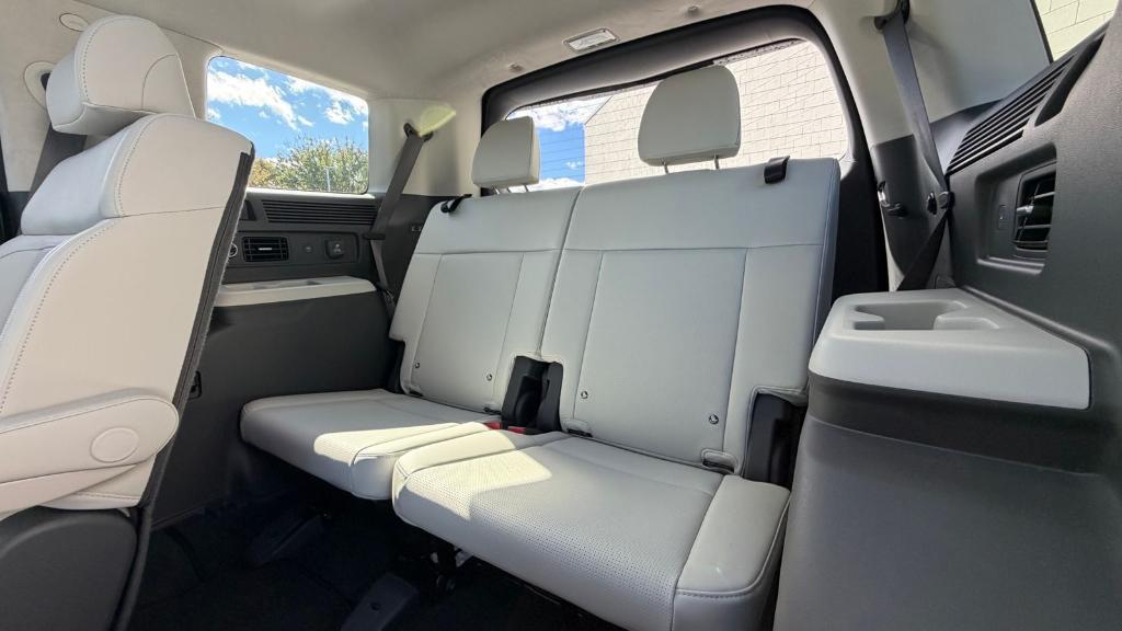 used 2025 Hyundai Santa Fe car, priced at $40,800