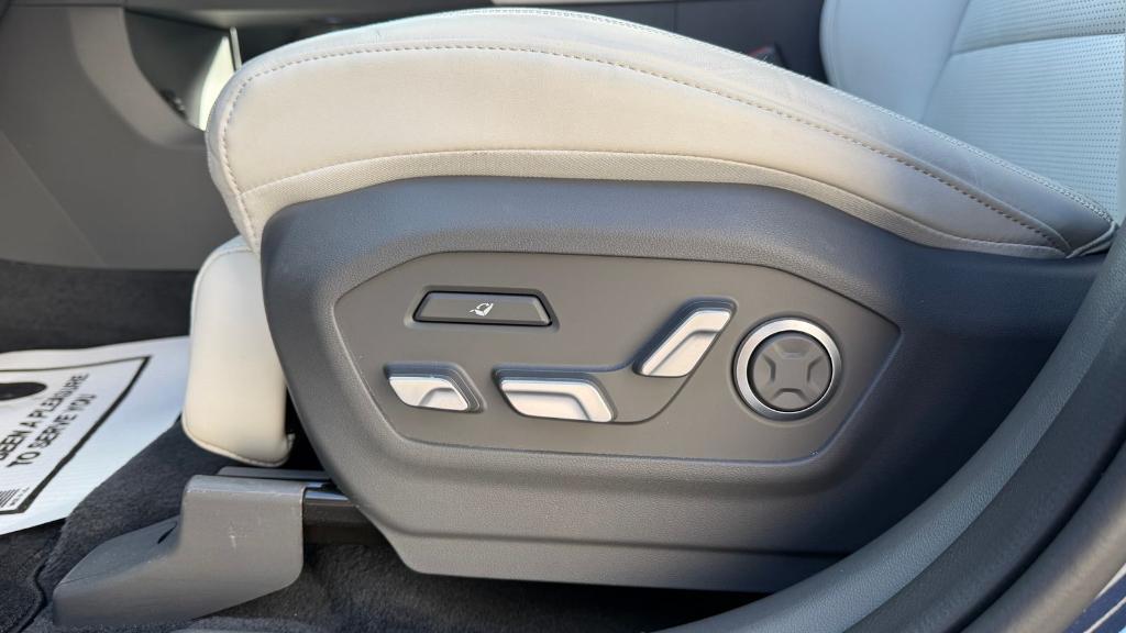 used 2025 Hyundai Santa Fe car, priced at $40,800