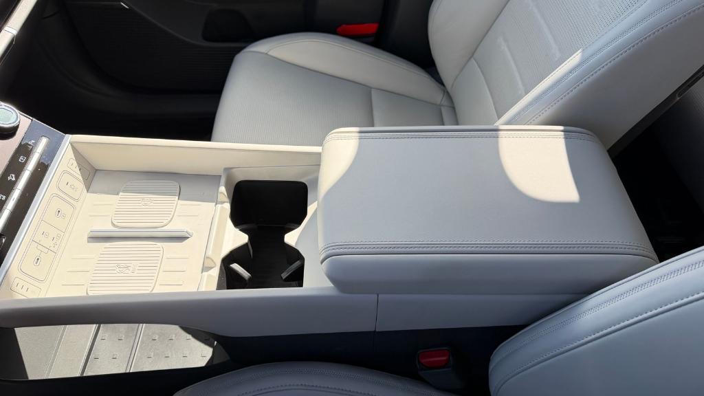 used 2025 Hyundai Santa Fe car, priced at $40,800