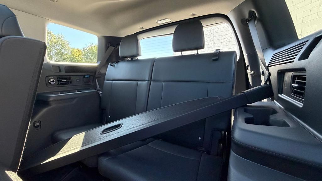 used 2025 Hyundai SANTA FE HEV car, priced at $46,900