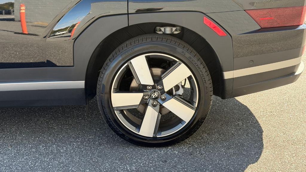 used 2025 Hyundai SANTA FE HEV car, priced at $46,900