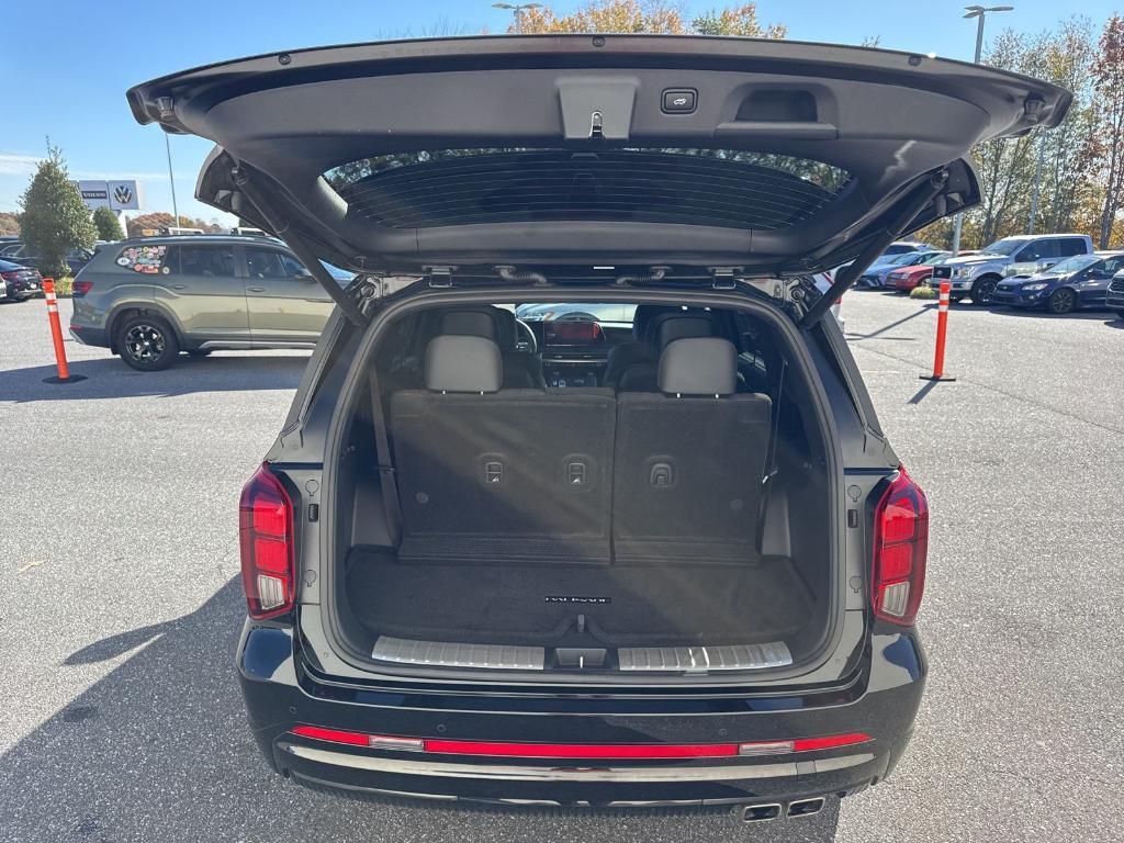 used 2025 Hyundai Palisade car, priced at $52,900