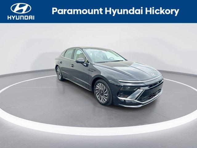 used 2025 Hyundai Sonata Hybrid car, priced at $34,800