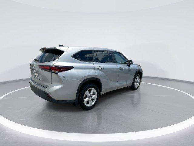 used 2024 Toyota Highlander car, priced at $40,900