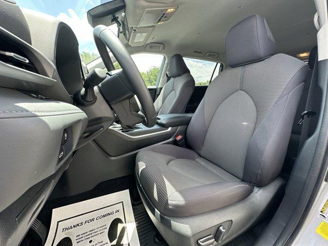 used 2024 Toyota Highlander car, priced at $40,900