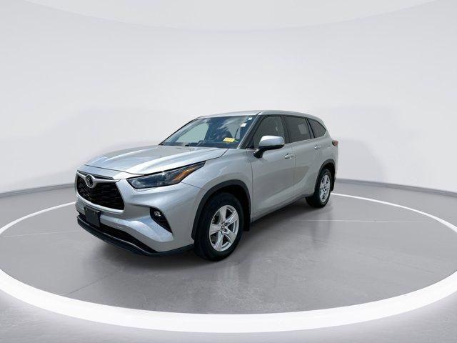 used 2024 Toyota Highlander car, priced at $40,900
