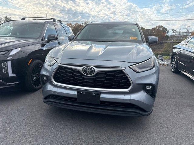 used 2021 Toyota Highlander car, priced at $32,900