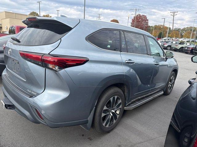 used 2021 Toyota Highlander car, priced at $32,900