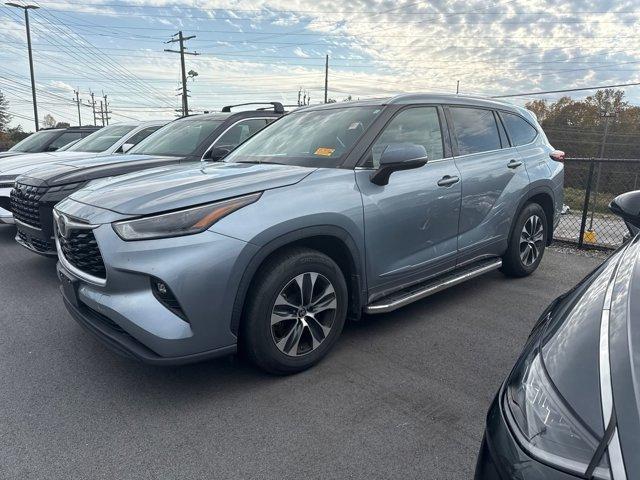used 2021 Toyota Highlander car, priced at $32,900