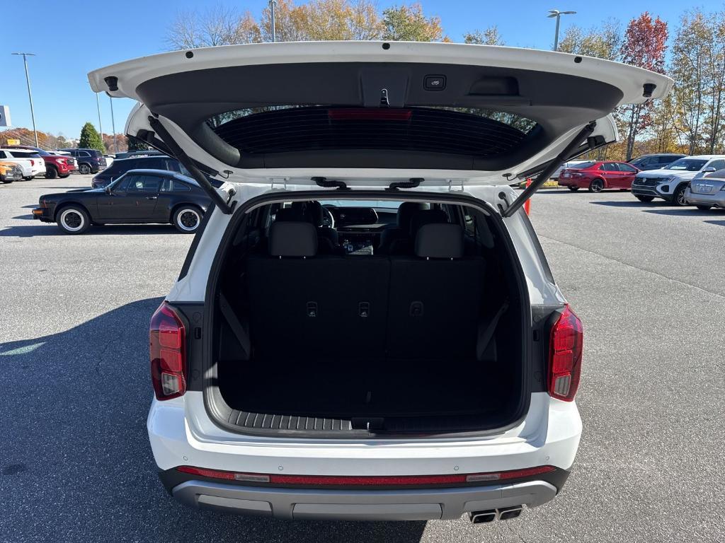 used 2024 Hyundai Palisade car, priced at $47,900