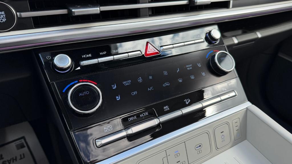 used 2024 Hyundai SANTA FE HEV car, priced at $41,900