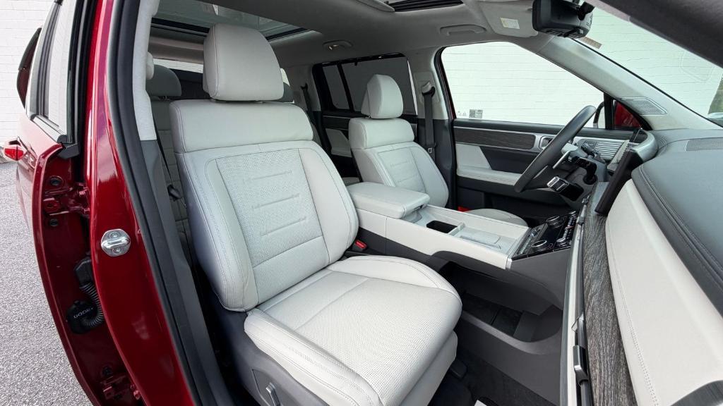 used 2024 Hyundai SANTA FE HEV car, priced at $41,900