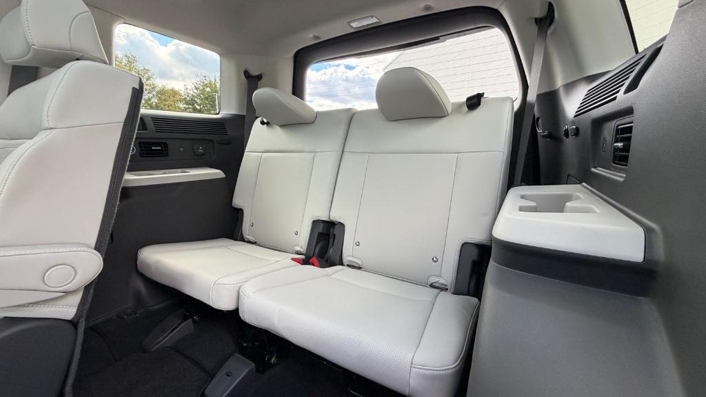 used 2024 Hyundai SANTA FE HEV car, priced at $41,900