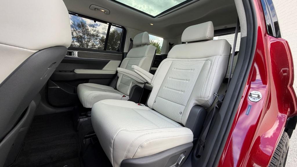 used 2024 Hyundai SANTA FE HEV car, priced at $41,900