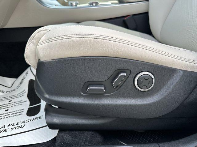 new 2026 Genesis GV70 car